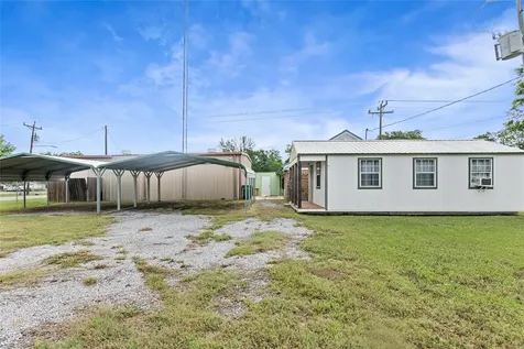210 & 212 S Tammye Lane Madisonville TX 77864