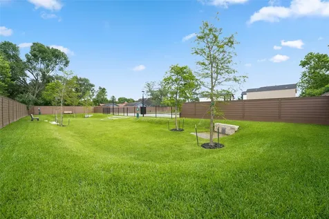 2110 Dewalt Street F Houston TX 77088
