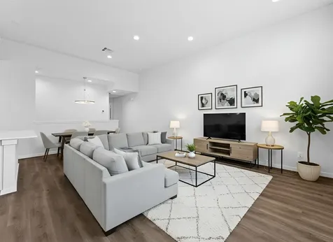 2110 Dewalt Street F Houston TX 77088