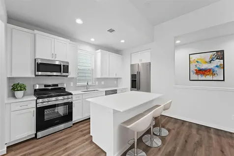 2110 Dewalt Street F Houston TX 77088