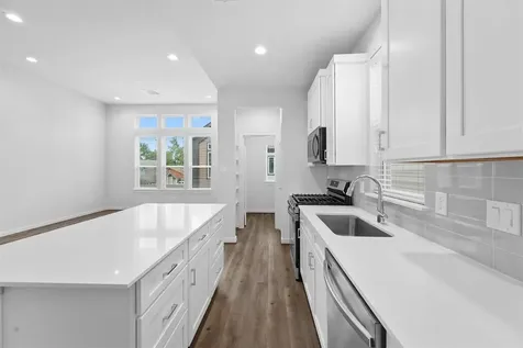 2110 Dewalt Street F Houston TX 77088