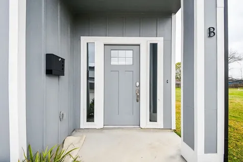 4401 Alvin A Houston TX 77051