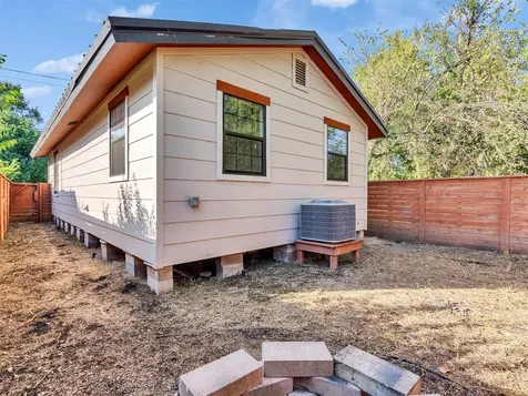 3309 Sumpter Street Houston TX 77026