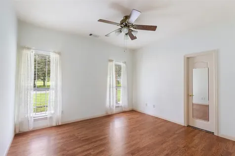 123 Burwell Road Highlands TX 77562