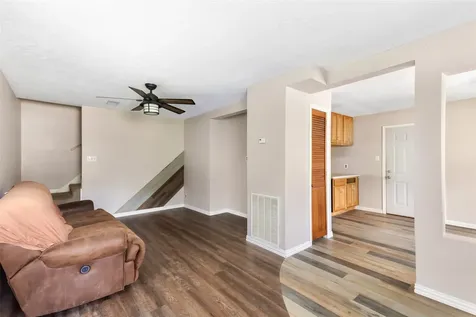 123 Burwell Road Highlands TX 77562