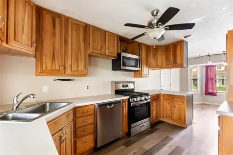 123 Burwell Road Highlands TX 77562