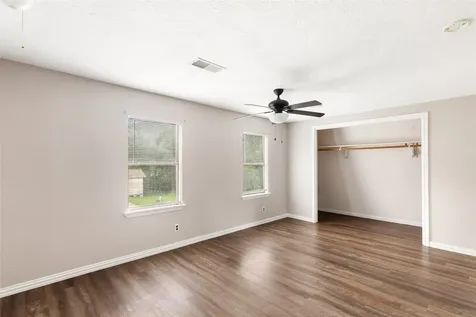 123 Burwell Road Highlands TX 77562