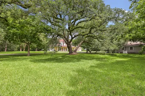 123 Burwell Road Highlands TX 77562