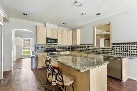 123 Burwell Road Highlands TX 77562