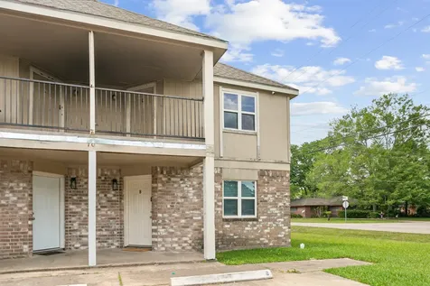 700 Lyle W Avenue D Cleveland TX 77327