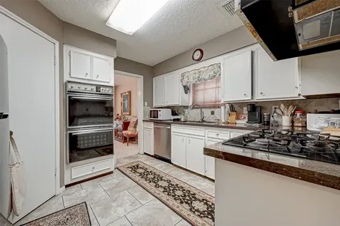 2307 Oakview Drive Missouri City TX 77459