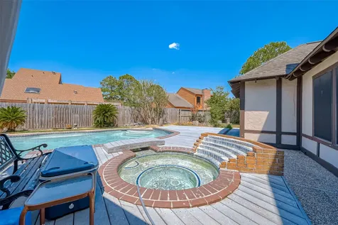 2307 Oakview Drive Missouri City TX 77459