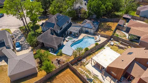 2307 Oakview Drive Missouri City TX 77459