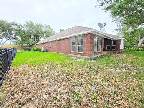 4018 Crystal Lake Circle N Pearland TX 77584