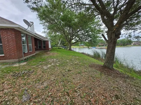 4018 Crystal Lake Circle N Pearland TX 77584