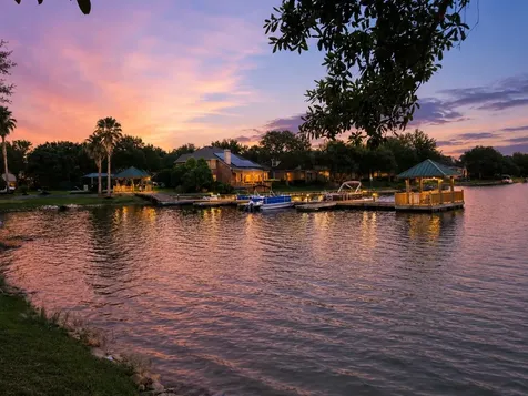 4018 Crystal Lake Circle N Pearland TX 77584