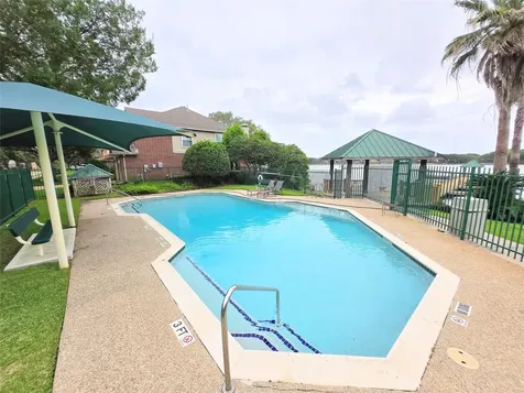 4018 Crystal Lake Circle N Pearland TX 77584