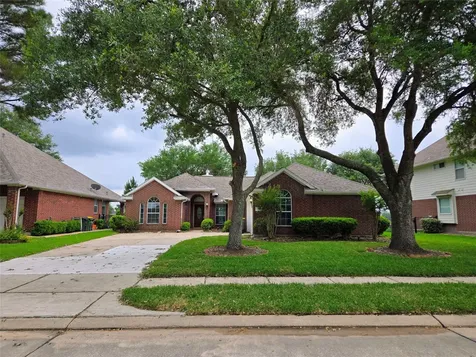4018 Crystal Lake Circle N Pearland TX 77584