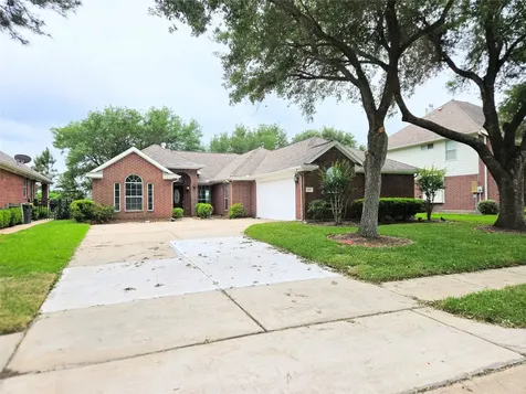 4018 Crystal Lake Circle N Pearland TX 77584