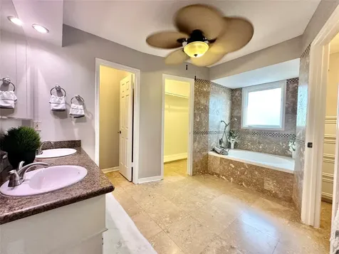 2514 Nantucket Drive C Houston TX 77057