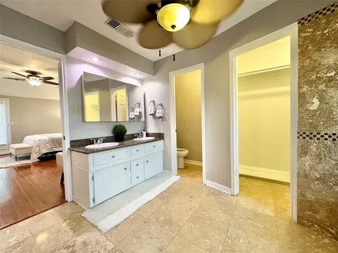 2514 Nantucket Drive C Houston TX 77057