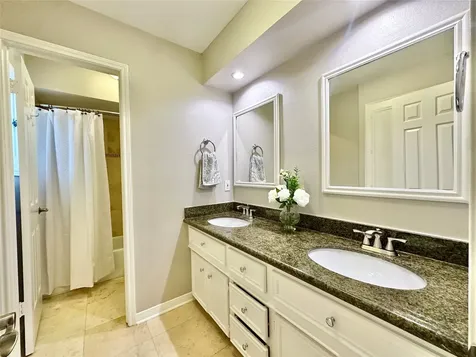 2514 Nantucket Drive C Houston TX 77057