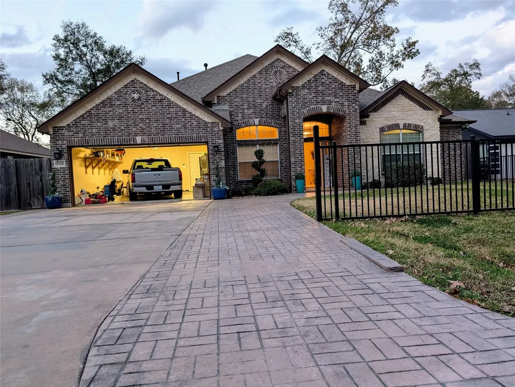 3210 Shore Side Drive Crosby TX 77532