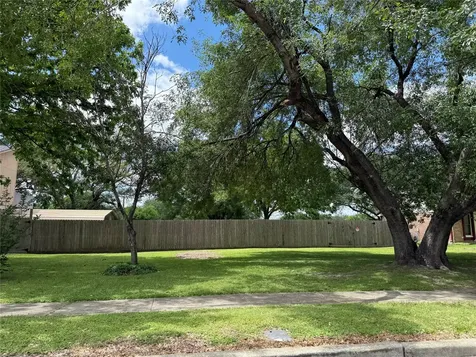 4908 Ripple Creek Drive Baytown TX 77521
