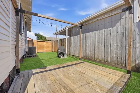 2115 26th Street Galveston TX 77550