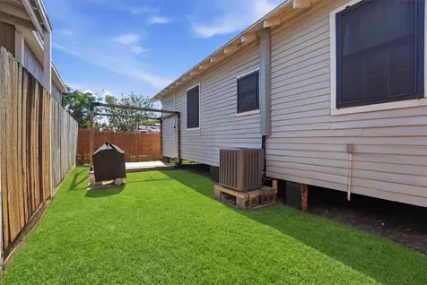 2115 26th Street Galveston TX 77550