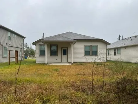 236 County Road 5102f Cleveland TX 77327