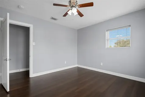 6918 Irvington Boulevard B Houston TX 77022