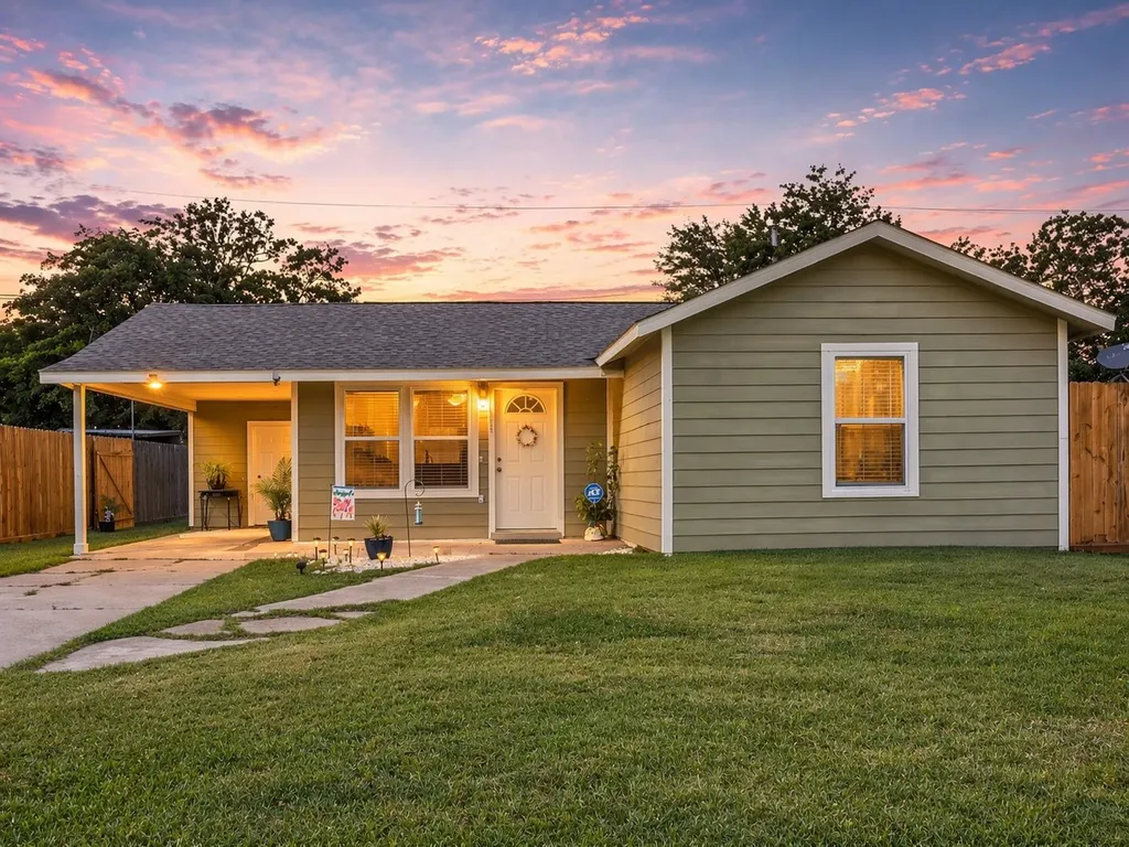 718 W 10th Street Freeport TX 77541
