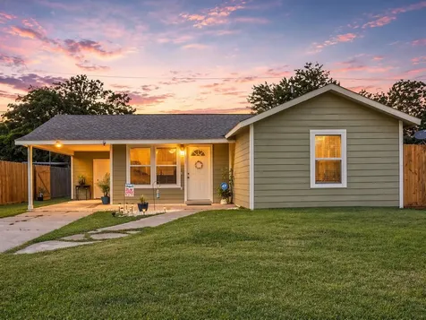 718 W 10th Street Freeport TX 77541
