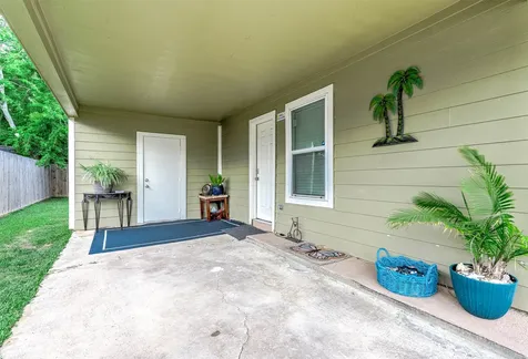 718 W 10th Street Freeport TX 77541