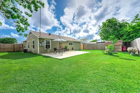 718 W 10th Street Freeport TX 77541