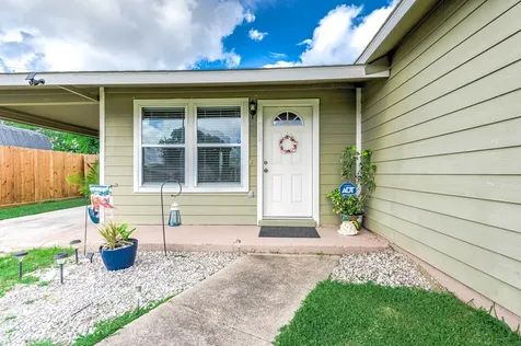 718 W 10th Street Freeport TX 77541