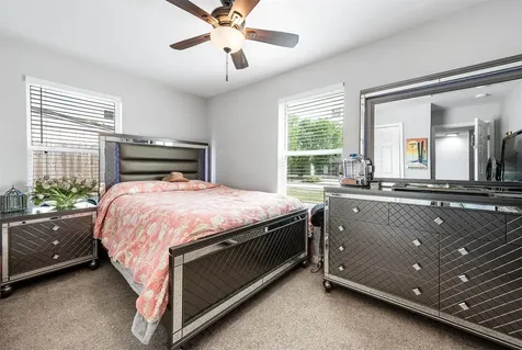 718 W 10th Street Freeport TX 77541