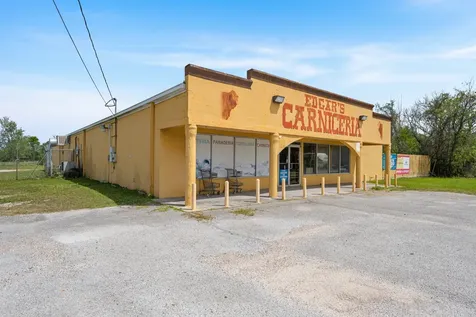 1444 Fm 1960 Dayton TX 77535