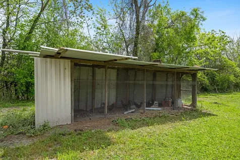 1444 Fm 1960 Dayton TX 77535