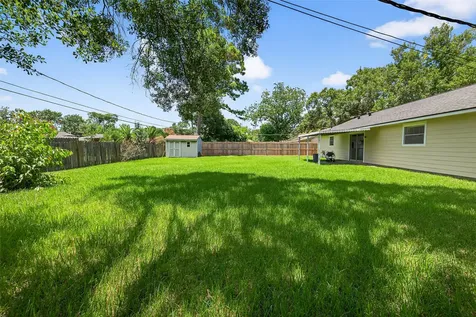 10318 Belfast Road La Porte TX 77571