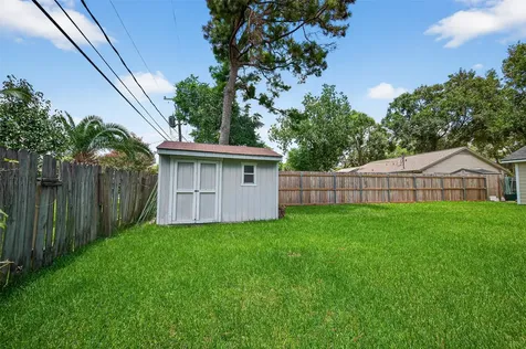 10318 Belfast Road La Porte TX 77571