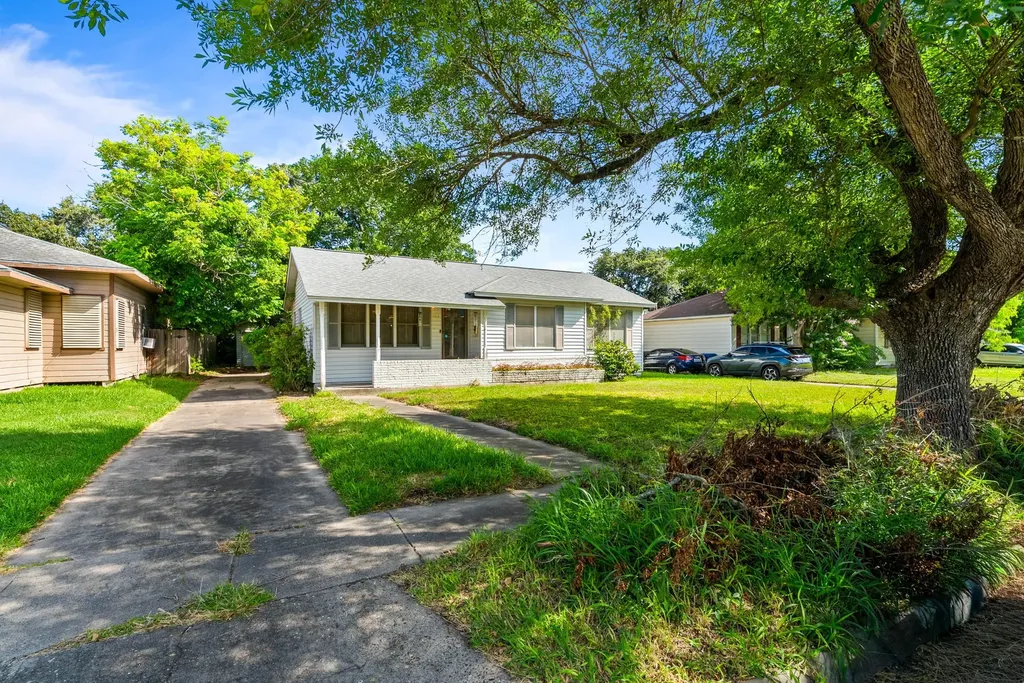 1014 Barracuda Place Corpus Christi TX 78411
