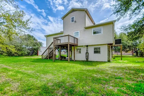 2101 7th Street High Island TX 77623