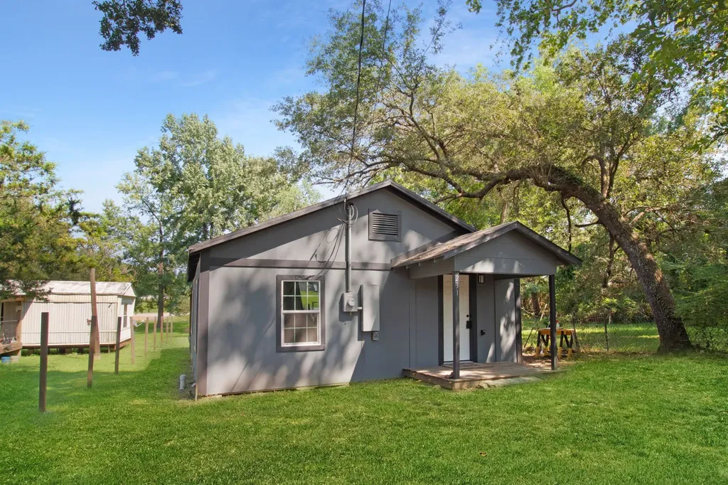 231 Page Avenue Shepherd TX 77371