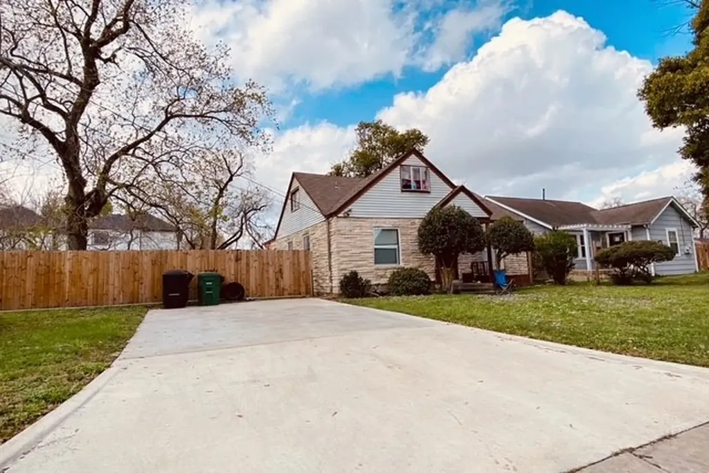 7108 Eastwood Street Houston TX 77021