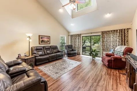 14 Wildwood Lake Drive Huntsville TX 77340