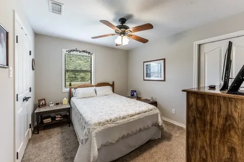 14 Wildwood Lake Drive Huntsville TX 77340