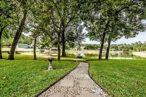 14 Wildwood Lake Drive Huntsville TX 77340