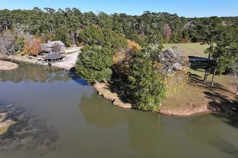 14 Wildwood Lake Drive Huntsville TX 77340